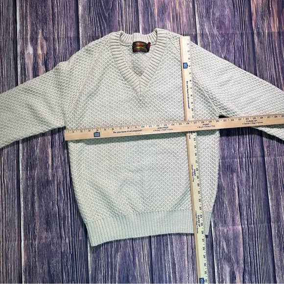 Women’s Vintage Sundowner by Erika Strasberg Honeycomb V-Neck Sweater - Picture 7 of 9